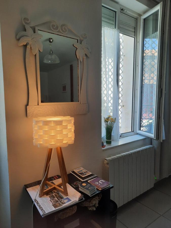 Agreable Appartement T2 Proche Centre 尼姆 外观 照片